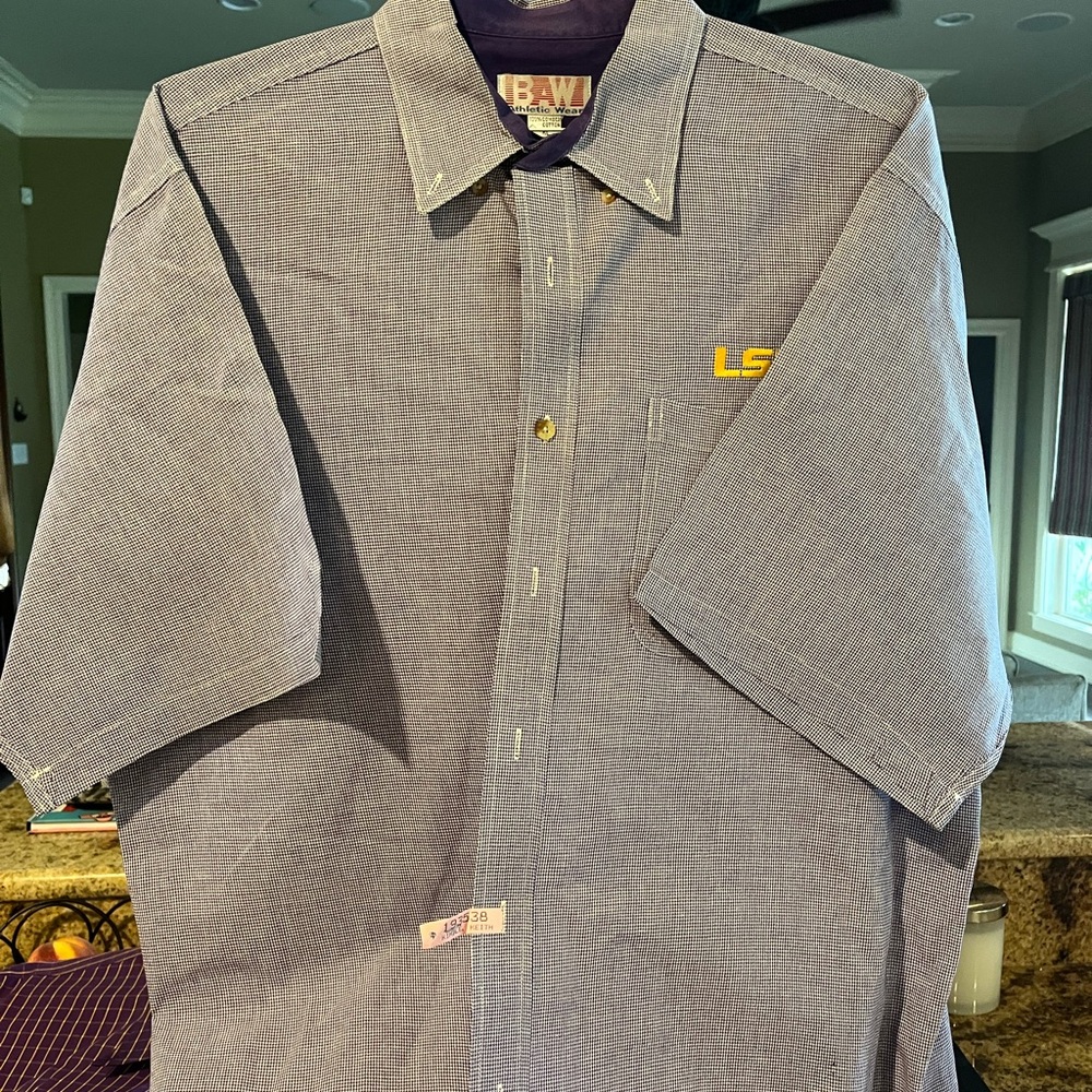 Men’s LSU shirt